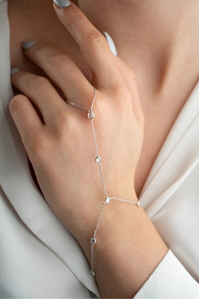 ESSARE 925 Ayar Gümüş Rodyum Kaplama 5 Mm Yuvarlak Zirkon Taşlı Şahmeran Bile...