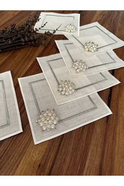 NURHAN HOME COLLECTION 6 bucăți șervețele de prezentare pentru cocktail pătrate brodate de culoare argintiu și ecru cu perle