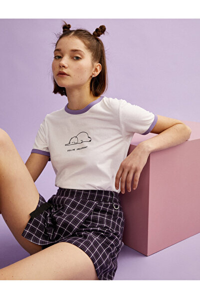 Koton Дамска тениска с кръгло деколте и щамповани райета в цвят екрю