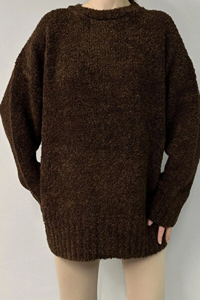 Butik La Lilyum; Oversize Buklet Kadın Kazak - Sıcak Tutan ve Modern Şıklık Sunan Kışlık Tasarım