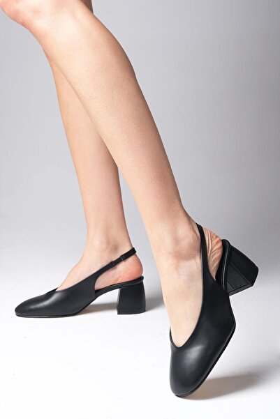Mio Gusto Karina Black Color Thick Heeled Women's Open Back Shoes