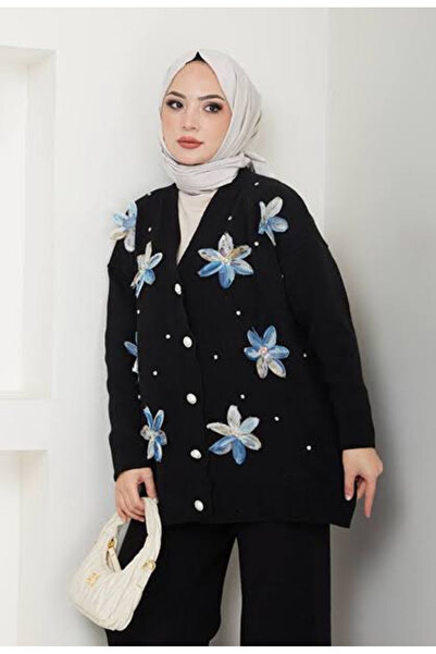 Miss Allos طقم نسائي مكون من سترة تريكو وبنطلون مزين بالزهور المطرزة على التو...