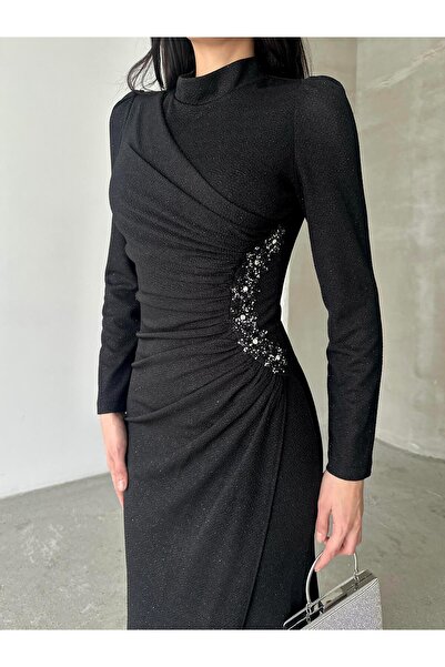 Serica Moda Βραδινό φόρεμα με λεπτομέρεια από μαύρη πέτρα με ντραπέ ασημί