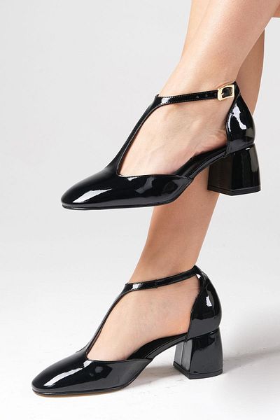 Mio Gusto Emma Black Color Thick Heeled Women's Shoes