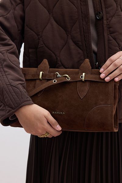 Manuka GRACE SUNI – Bitterbraune Wildleder-Gürteltasche