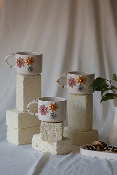 MERVEOKTAYSERAMİK el yapımı papatyalı seramik kupa