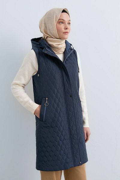 Nihan Quilted Vest with Indigo Pocket Detail