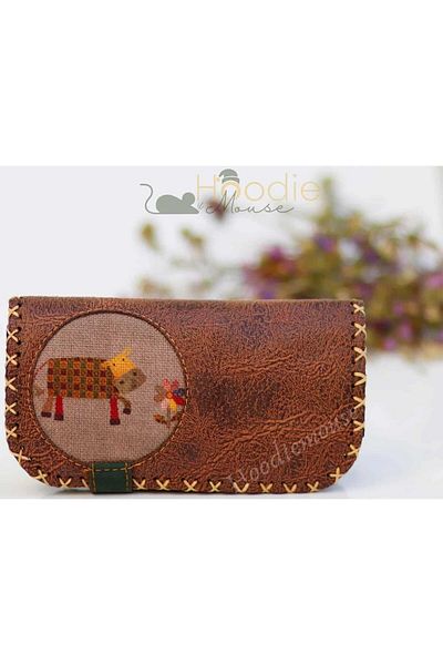 HOODİEMOUSE Large Wallet with Cow Figure Ethnic Bohemian Retro Vintage Style - Brown