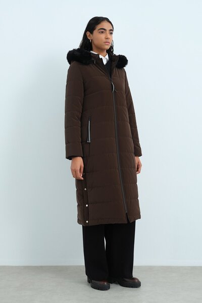 Nihan Seyyar Kapşonlu Kapitone Kaban Kahve