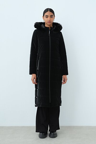 Nihan Seyyar Kapşonlu Kapitone Kaban Siyah