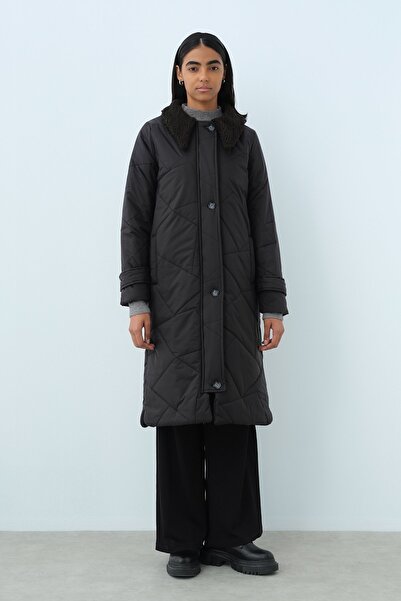 Nihan Peluş Yakalı Kapitone Kaban Siyah