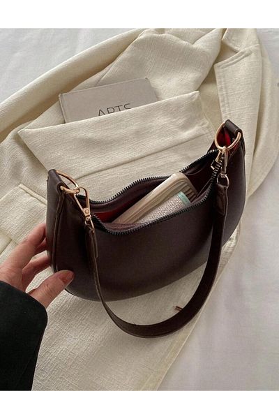 ESTUTE Elegant Touch of Modern Elegance: Minimal Shoulder Bag