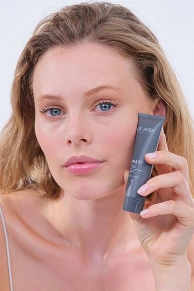 Alix Avien Moisturizing Matte Makeup Base That Provides a Smooth and Matte Look Lasting for 12 Hours - Primary Pro Matte