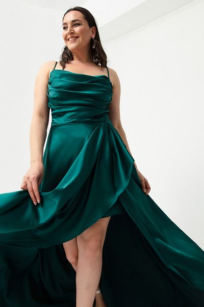 Lafaba Smaragdgrünes Volant-Schlitz-Abendkleid aus Satin in Übergröße für Damen, Abschlusskleid