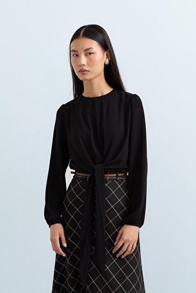 Nihan Önü Bağlama Detaylı Şık Bluz Siyah