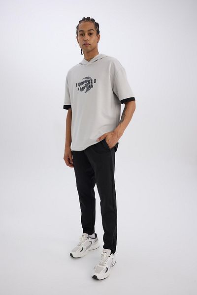 DeFacto DeFactoFit NBA Toronto Raptors – Übergroßes Kurzarm-T-Shirt mit Kapuze B3883AX25SP