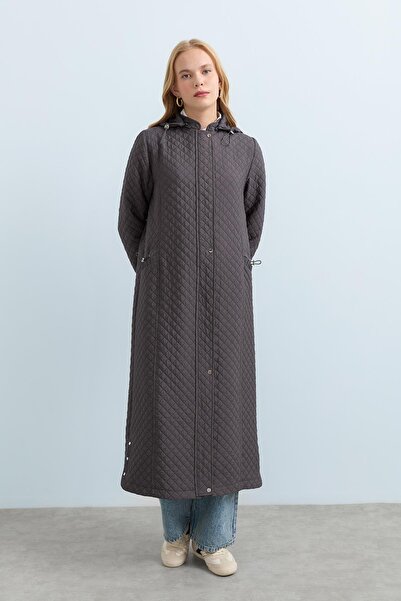 Nihan İnce Kapitone Cep Detaylı Spor Kap Füme