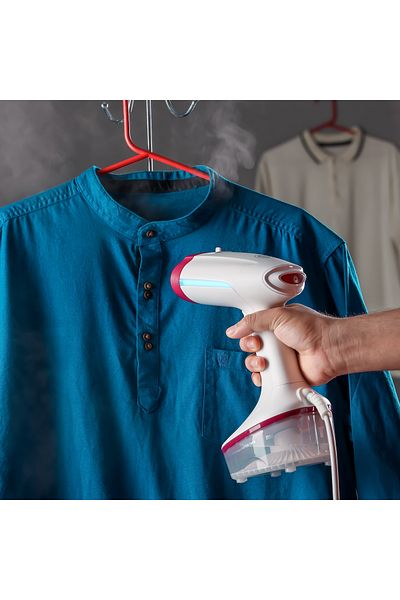Geepas Handheld Garment Steamer-  1370-1630 W, Fast Heating with Auto Shut-Off