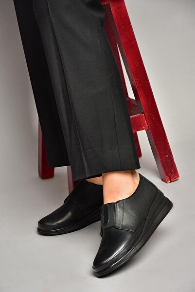 Fox Shoes U555301103 Чорні жіночі черевики з натуральної шкіри та ортопедичною підошвою