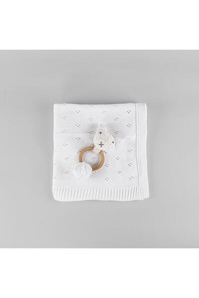 Bumble & Bird - Cozy Cocoon Knitted Blanket With Rattle - White