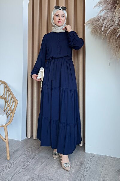 InStyle Šaty Belmando v námořnické modré barvě s páskem