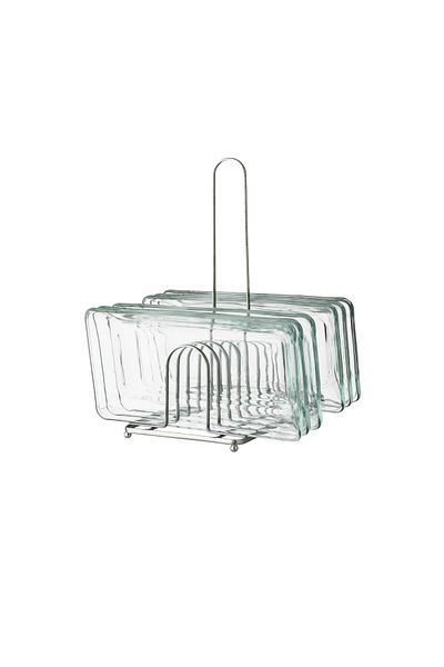 Dania A set of serving dishes with a stand