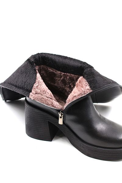 Ayakkabıhane Black Women's Classic Boots with Half Fur Inside and Genuine Leather Outside Ah082172526166108