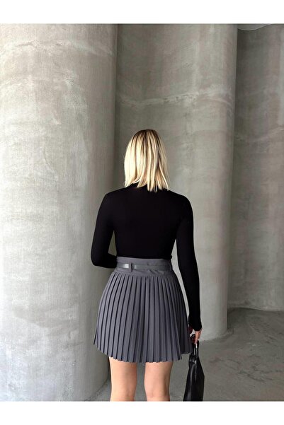 Touz Moda Μίνι φούστα με πλισέ ζώνη και σορτς