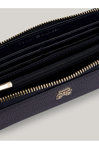 Tommy Hilfiger Kadın Dikdörtgen Marka Logolu Fermuar Kapamalı Lacivert Cüzdan AW0AW15181-DW6