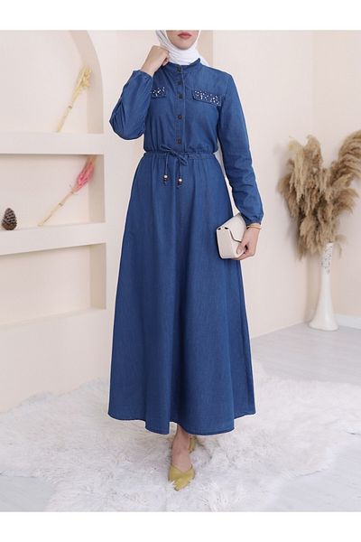 Modamorfo Langes Denim-Kleid mit Tunnel-Schnürung und Perlendetails – Indigo