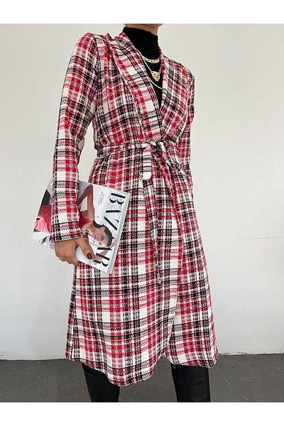 Modamorfo Waist Tied Chanel Cape - червено