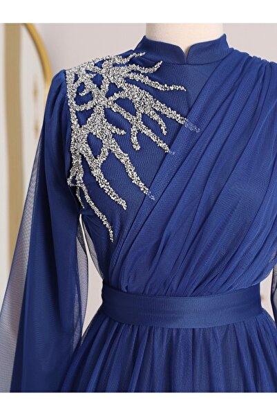 Modamorfo Drapizált öves tüll estélyi ruha kővel az elején