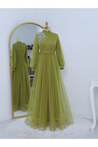 Modamorfo Drapiertes Tüll-Abendkleid mit Gürtel und Steindetail auf der Vorderseite