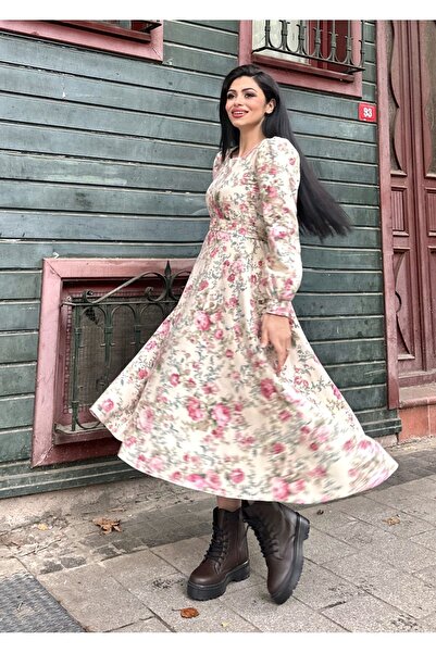 KÜÇÜĞÜM BUTİK Vintage čtvercový límec krémově-růžové květinové rozšířené šaty