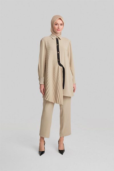 Armine Beige Monochrome Set - Soley Detailed, Model 24Y6815