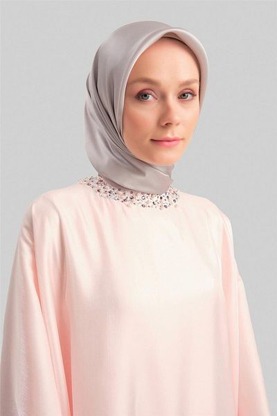 Armine Stylish Set with Powder Color Processing Detail - 24Y6833