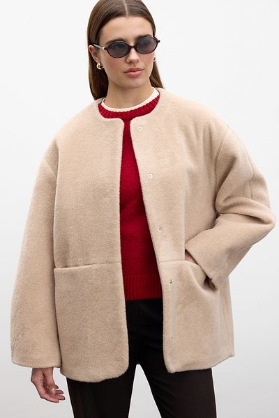 Manuka Latte-Kaschmirmantel – Taschendesign
