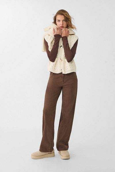 Stradivarius Cable-knit vest with golden buttons