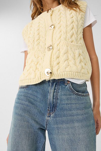 Stradivarius سترة محبوكة بأزرار ذهبية