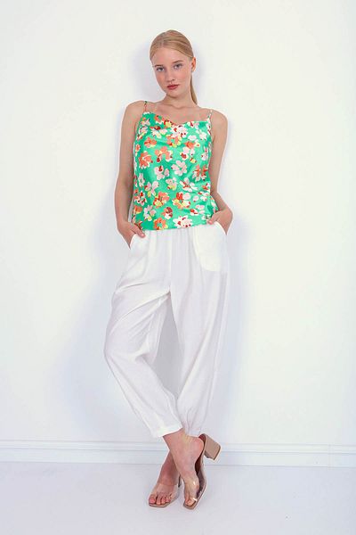 Vitrin Pleated Carrot Trousers