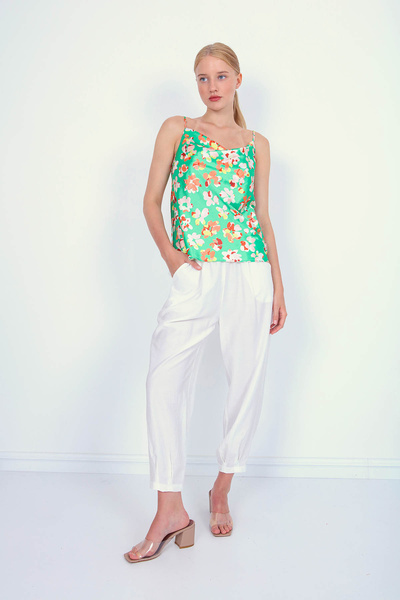 Vitrin Pleated Carrot Trousers