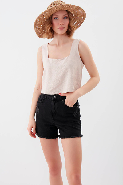 Vitrin Square Neck Zero Sleeve Crop Blouse