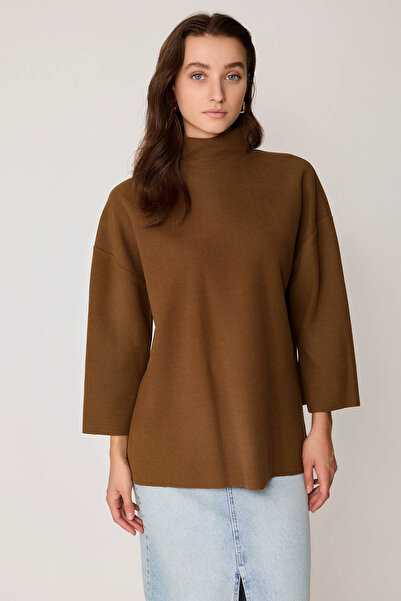 Vitrin Πλεκτή oversize μπλούζα με χαμηλό μανίκι γιακά και πλαϊνά σκισίματα