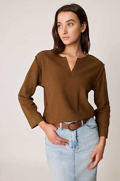 Vitrin Κομμένη μπλούζα με λαιμόκοψη με ανάστροφη ραφή