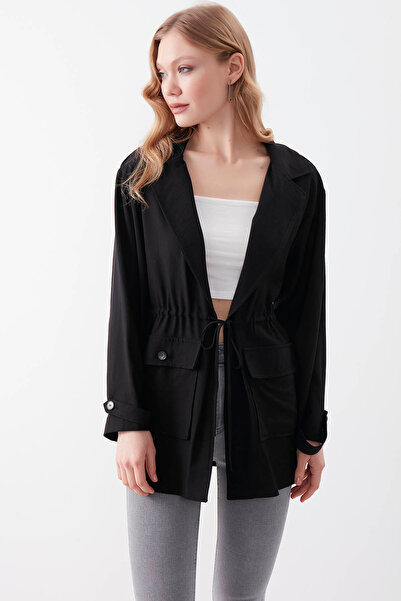 Vitrin Dvojitá kapsová bunda se sbíraným límcem v pase