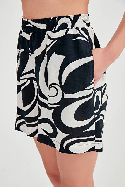Vitrin Patterned Pocket Shorts with Elastic Waist