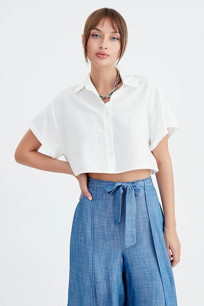 Vitrin Shoulder Detailed Crop Shirt