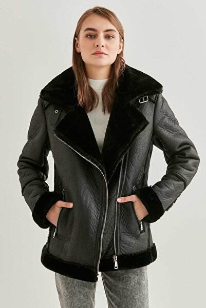 Vitrin Siyah Dışı Mat Kürklü Suni Deri Ceket