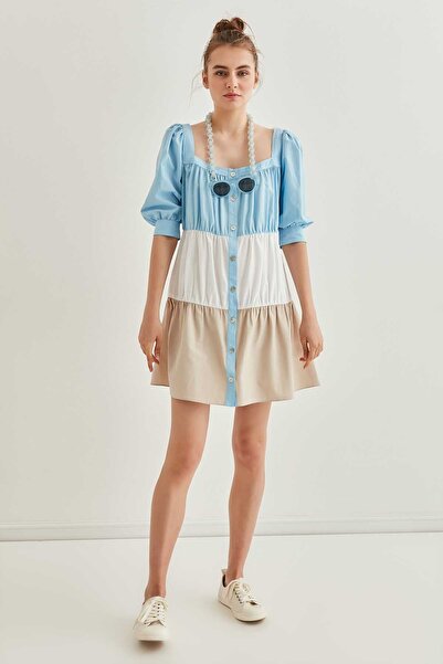 Vitrin فستان بياقة مربعة وألوان متعددة