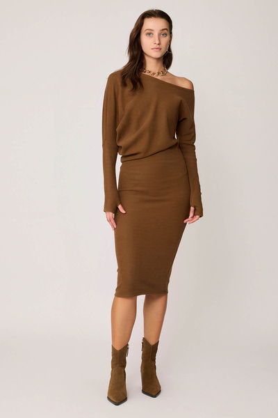 Vitrin Πλεκτό φόρεμα ασύμμετρης κοπής με λαιμό καράβι